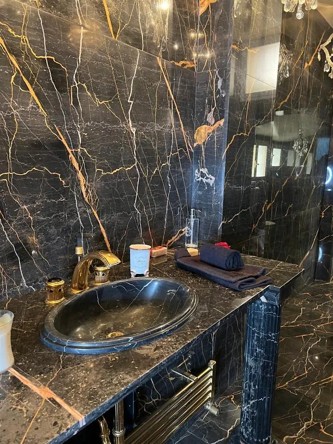 Castiglione 27 Luxury Suite Bolonia 0*,
